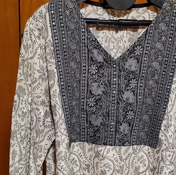 Tunic - Picture 2 of 3
